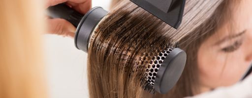 Brushing profissional no salão